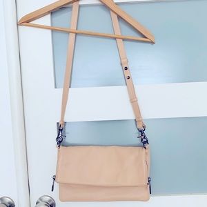 Badgley Mischka crossbody 🥰 light pink/cream